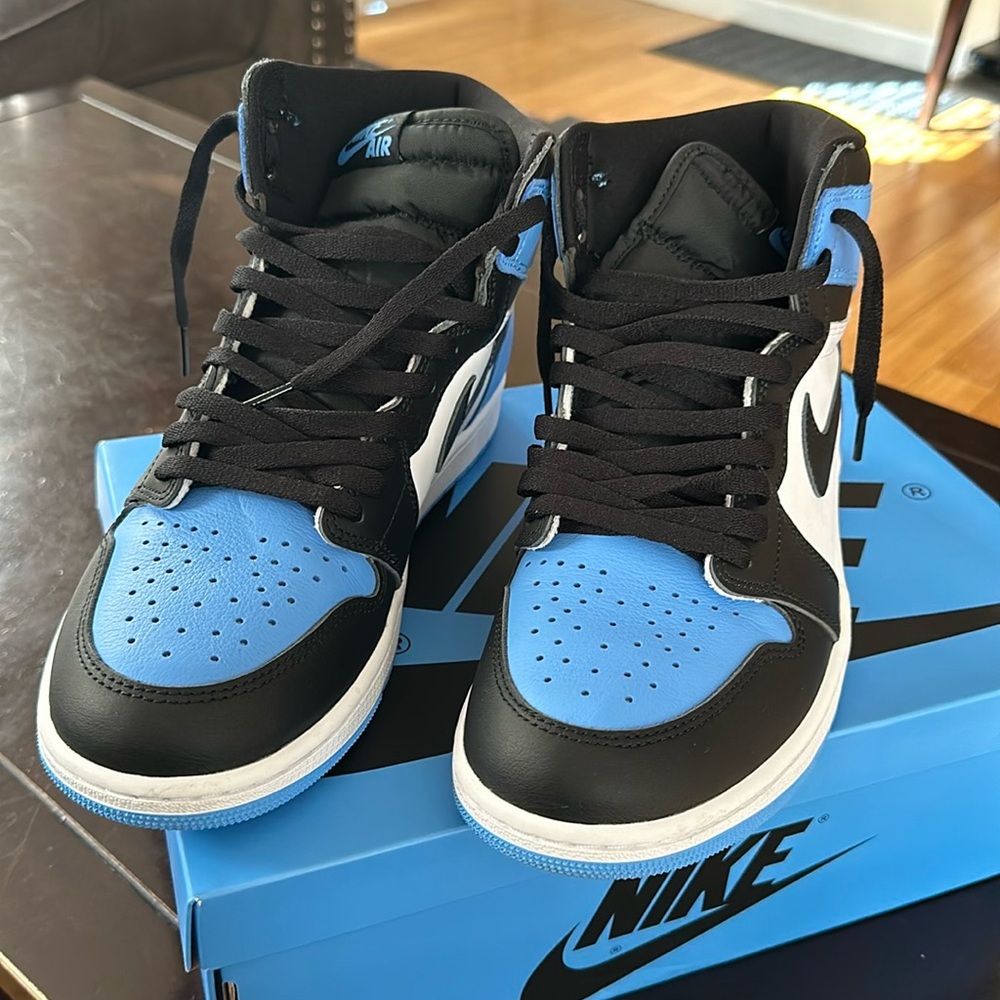 Air Jordan 1 Retro High OG - University Blue/Black/ White